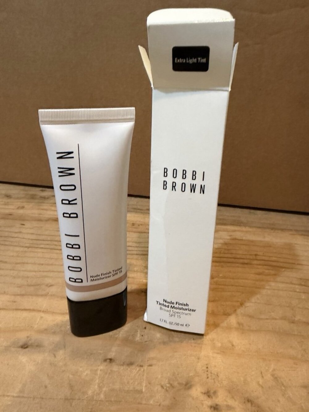 Bobbi Brown EXTRA LIGHT TINT Nude Finish Tinted Moisturizer 1.7oz SEALED W/ Box